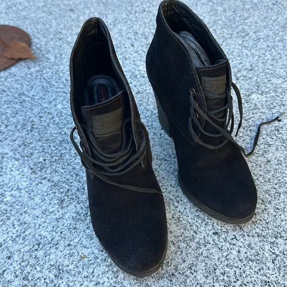 Prada Suede Platform Lace Up Ankle Booties. Excellent Condition.  Classic & Sexy - Picture 11 of 13